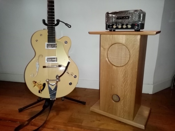 Lounge Guitar Cab