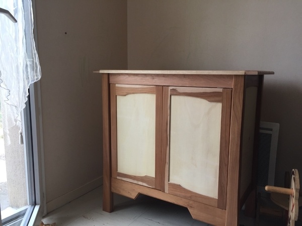 Meuble en merisier et chêne