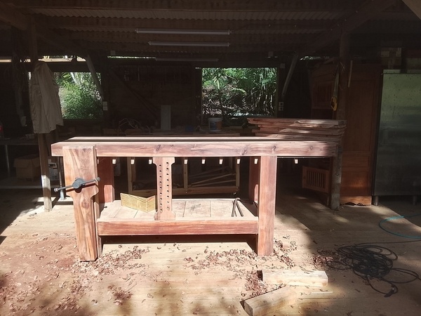 Établi Rouba en bois de fer (casuarina equisetifolia)