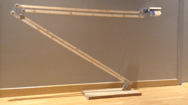 Fabriquer un trépied en bois à bras allongés pour smartphone