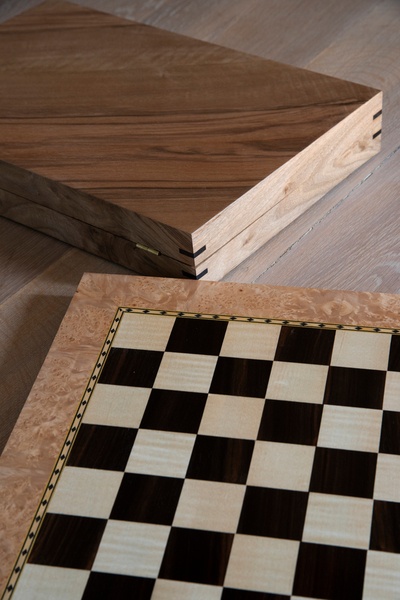 Back Gammon et jeu d'échec en placages