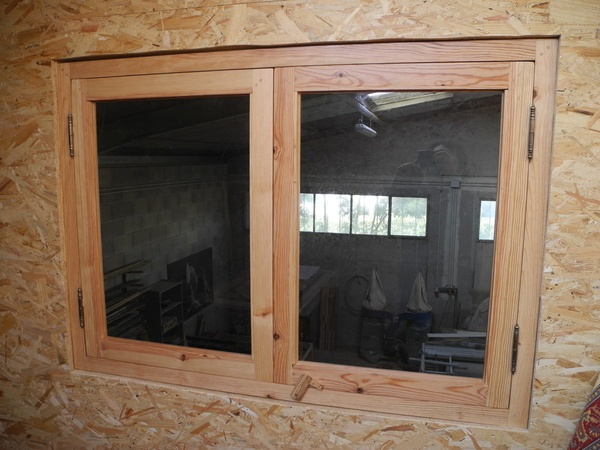 Une fenêtre pour le bureau de l'atelier