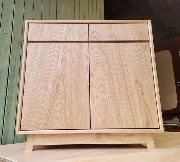 Buffet. Châtaignier.