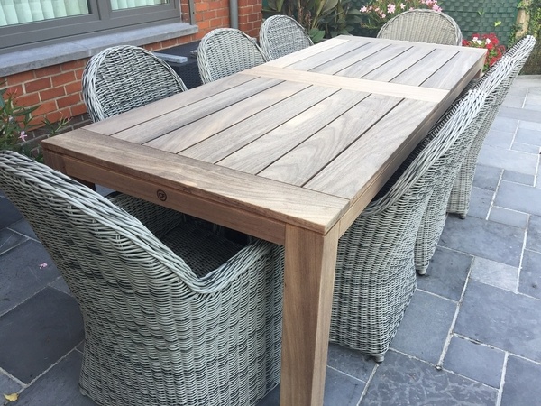 Table extérieur en padouk