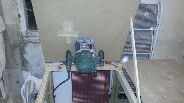 Défonceuse sous table