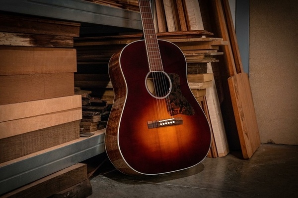 Guitare Dreadnought slope shoulders (B-42)