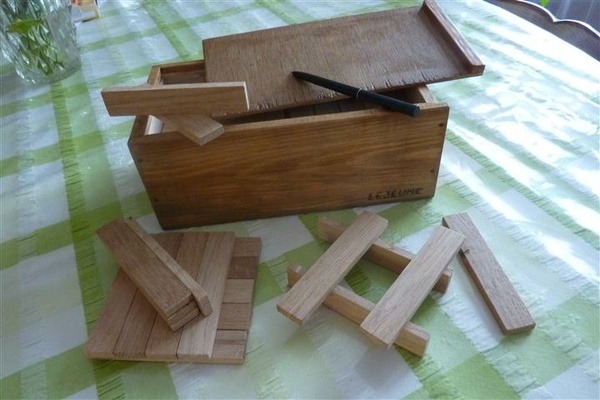 Jeux en plachettes genre batibloc,kapla ,tecap-jura ,etc..