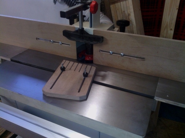 Rallonges de table toupie et guide