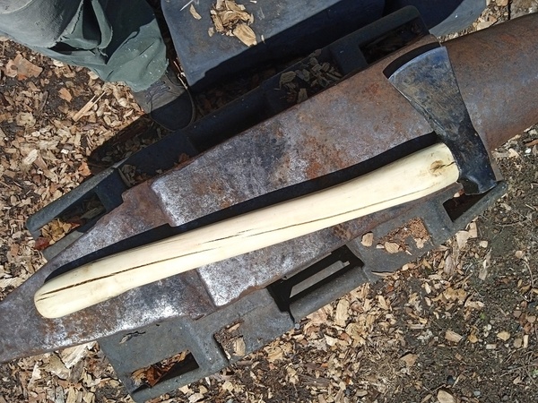 Doloire - hache asymétrique