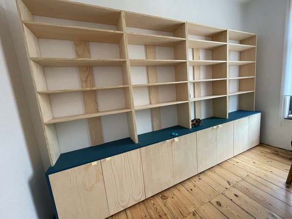 Bibliotheque sectionnable en contreplaque et valchromat