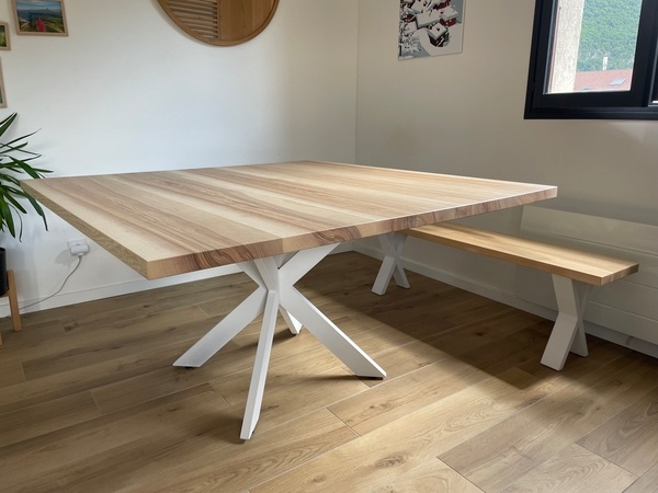 Table carré + banc frêne massif