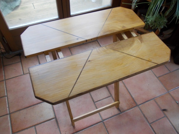 Petite table pliable