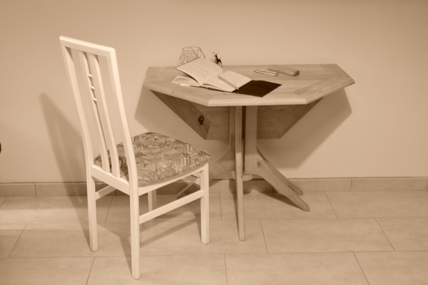 Table ronde transformée en table octogonale