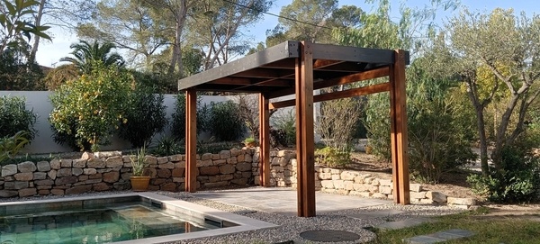 Pergola photovoltaïque de 4 panneaux de 500W