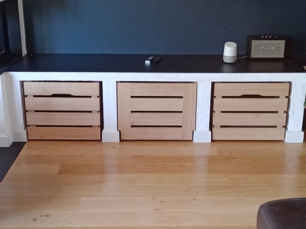 Caisses à bois en bois et porte "cache box"