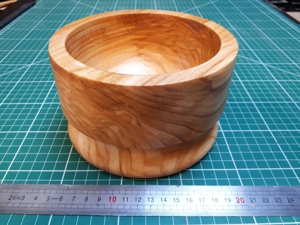 Mortier en bois de cerisier