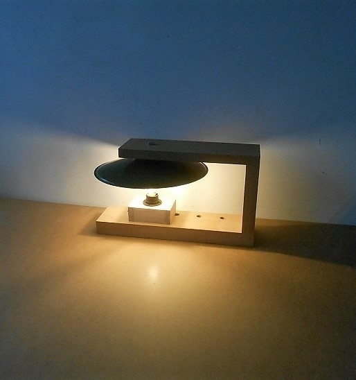 Une autre lampe avec abat-jour vintage