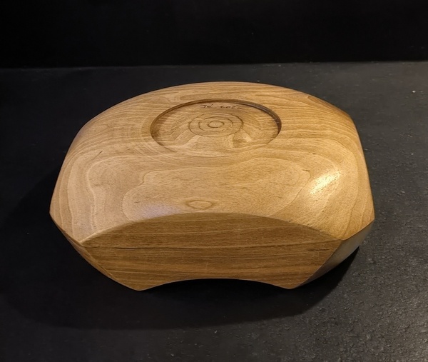 Vide poche carré au tour à bois.