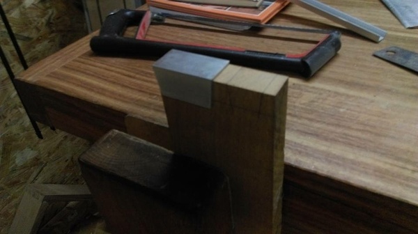 Équerres de renvoi pour queue d’aronde