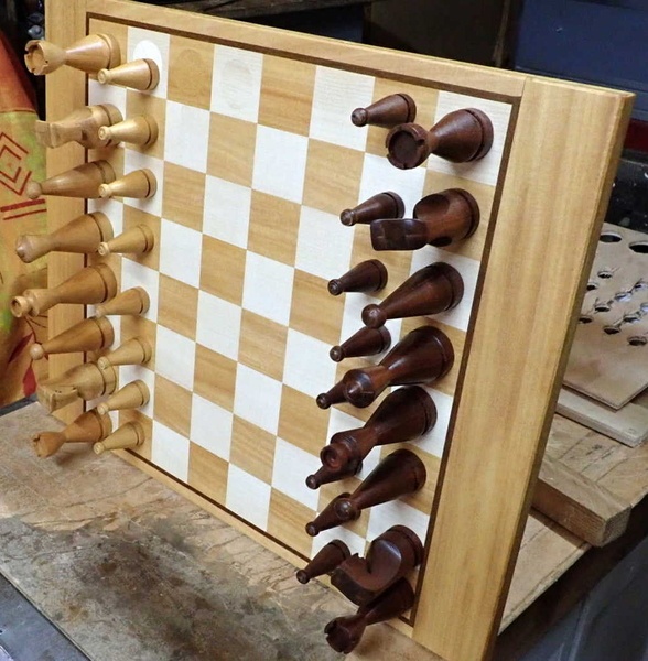 Jeu d'échecs magnétique en bois massif - Plateau et pièces