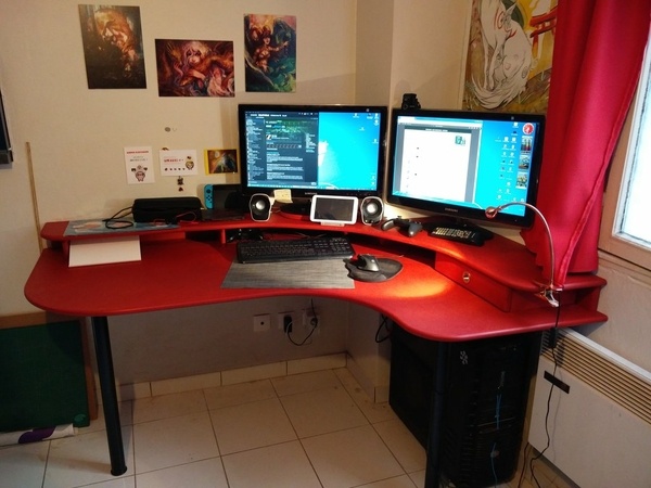 Grand bureau pour informatique et craft