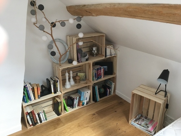 Caisse en bois pour chevet et bibliothèque