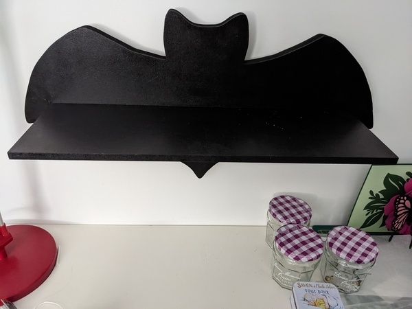 La Bat Shelf