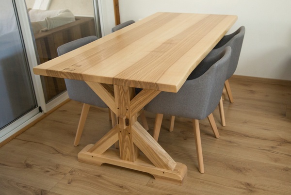 Table en frêne