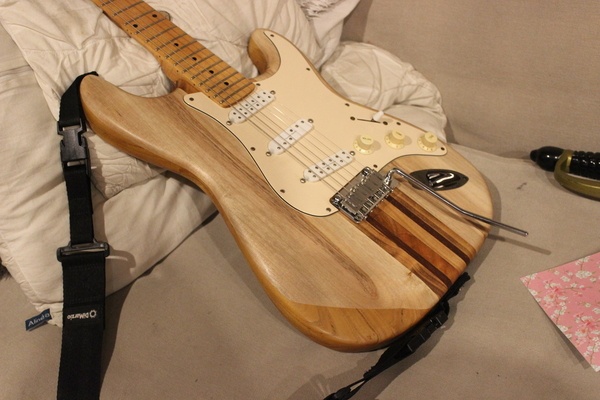 Guitare Type Strat (modif du corps)