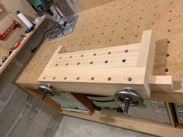 MOXON VISE