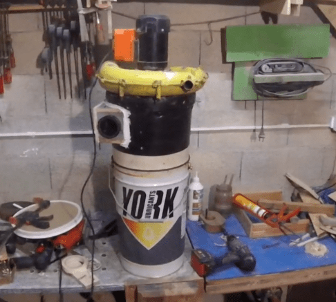 Aspirateur cyclone a copeaux fait maison