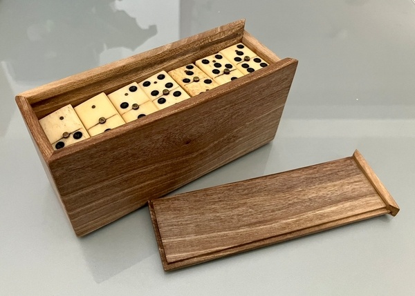 Boîte à dominos