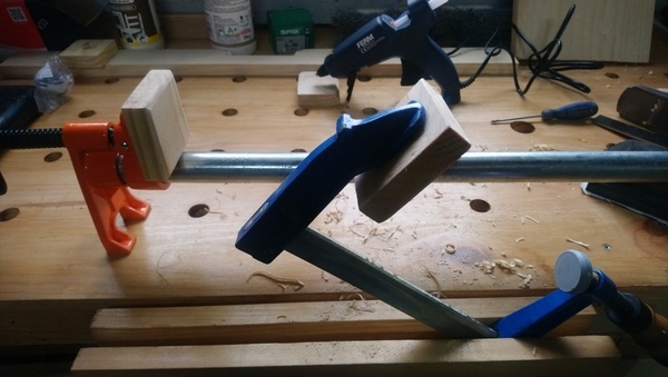 Là je fait des cales de serrage magnétique