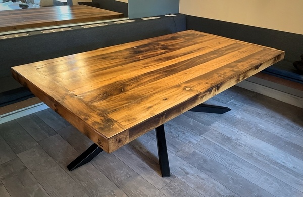 Table à manger industriel en metal et chene massif