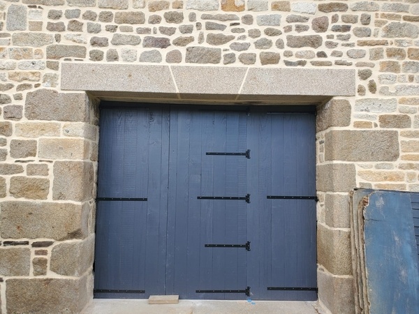 Porte ancienne étable en Douglas