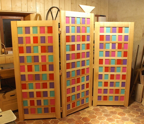 Paravent coloré à trois volets
