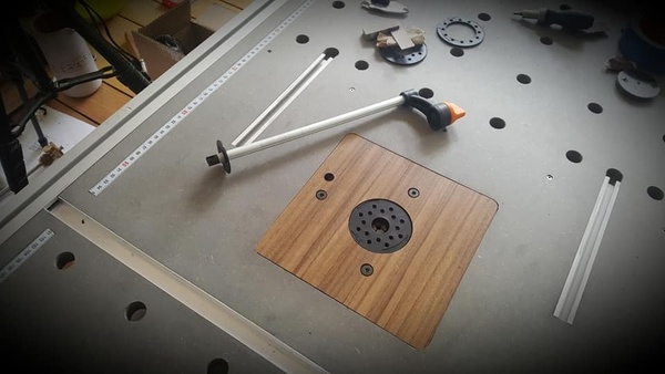 Défonceuse sous table