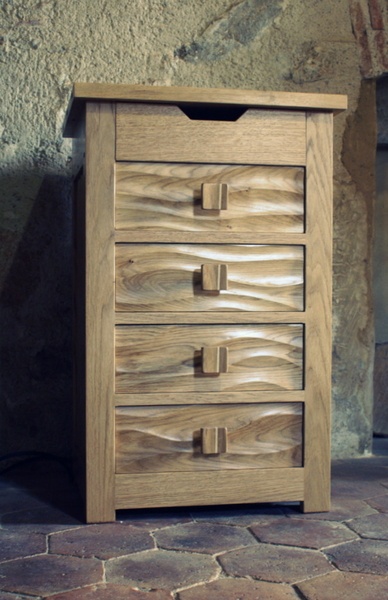 Petit meuble à tiroirs