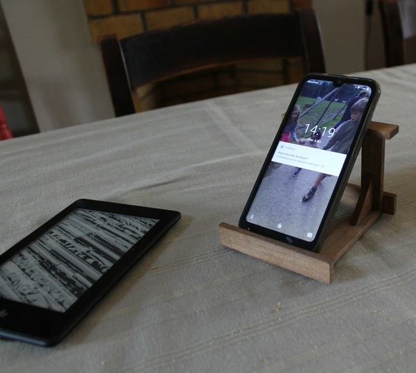 Supports pour liseuse ou GSM