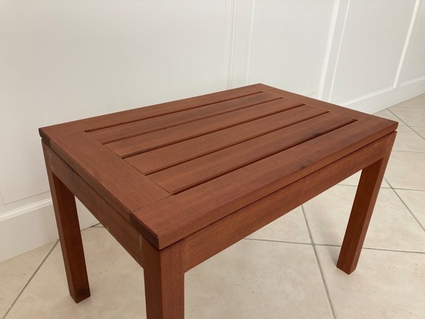 Table basse de jardin en lames de terrasse