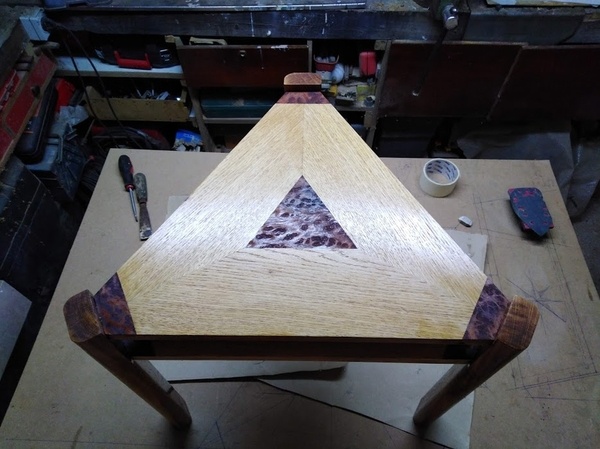 Table triangulaire