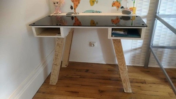 Bureau de chambre d'enfant #2 en bois de pallette