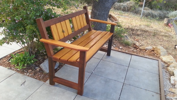 Banc de jardin bicolore