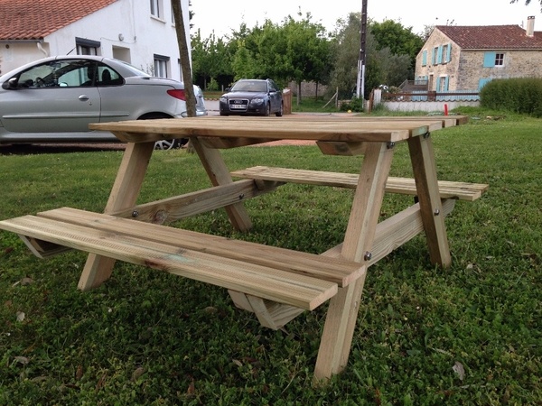 Table de jardin pour enfant