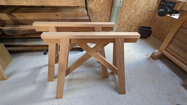 Une paire de tréteaux Cadet