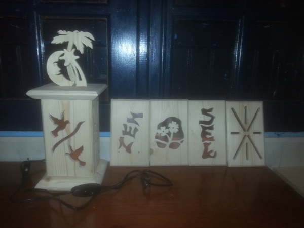 Lampe à façade intercheangeable