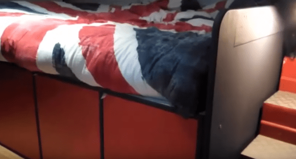 Un lit plein de rangements