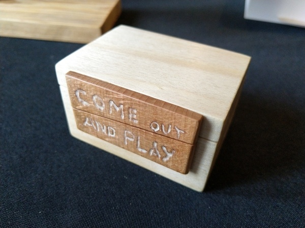 Une petite boite "creusée"