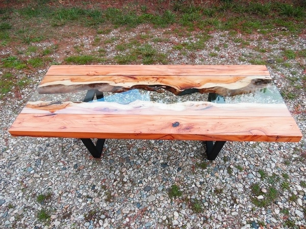 Table basse en If, verre trempé et acier laqué