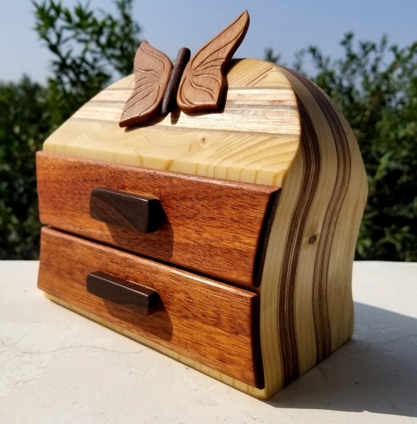 Boite a Papillon, et l'horloge de Sauron!